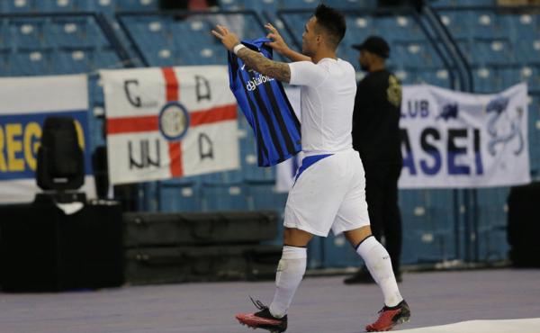 Inter Milan juara Piala Super Italia 2022 usai bantai AC Milan (Foto: REUTERS/Ahmed Yosri)