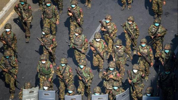 Militer Jatuhkan Bom di Desa, 7 Warga Sipil Tewas Terbakar