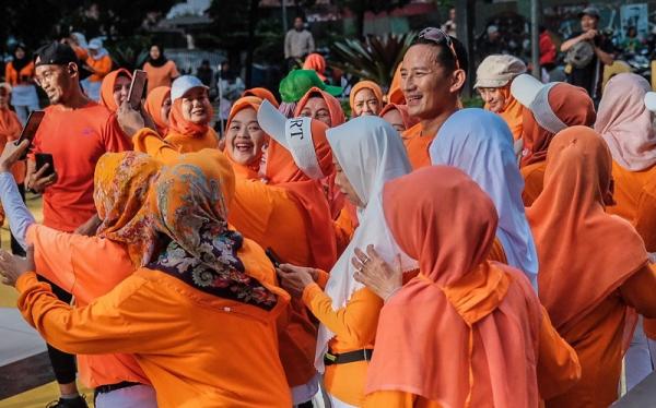 Bahagia Senam Bareng Emak-Emak, Sandiaga Uno: Mereka Penentu Pemimpin Indonesia