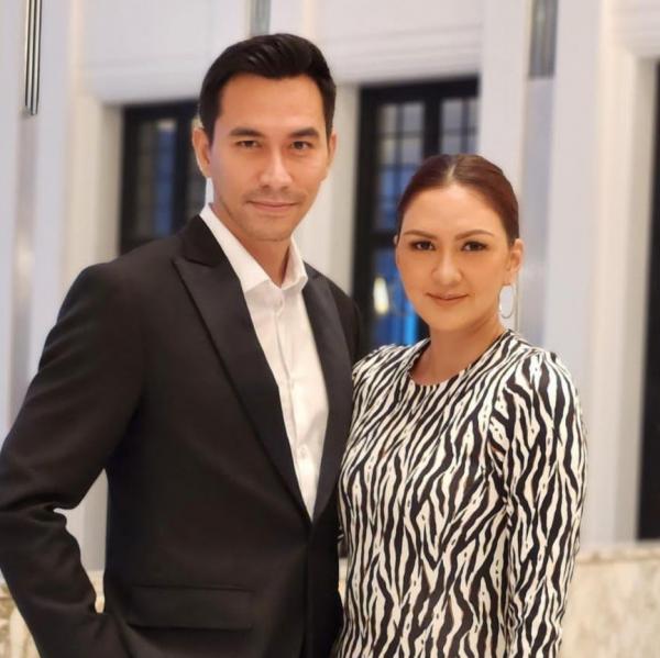 Pasangan artis suaminya lebih muda. (Foto: instagram)