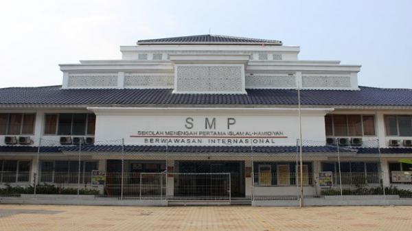 Gedung SMP Al Hamidiyah Depok. (FOTO: ISTIMEWA)
