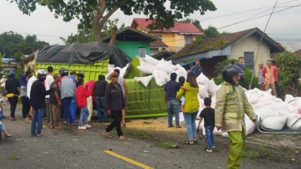 Korban Tewas Kecelakaan Beruntun di Jalan Bukittinggi-Padang Bertambah Jadi 3 Orang