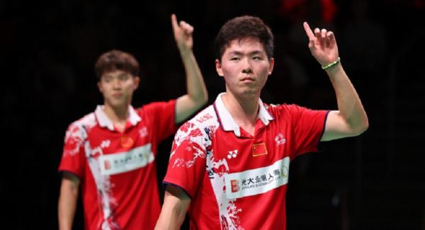 Ganda putra China He Ji Ting/Zhou Hao Dong mengalahkan kompatriotnya Liu Yu Chen/Ou Xuan Yi 21-14, 21-16 pada semifinal Indonesia Masters 2023. (Foto: Badminton Photo)