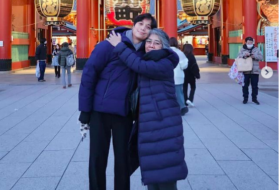 Artis Dekat dengan Orangtua. (Foto: Instagram)