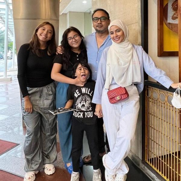 Artis lawas menikah dengan janda. (Foto: instagram)