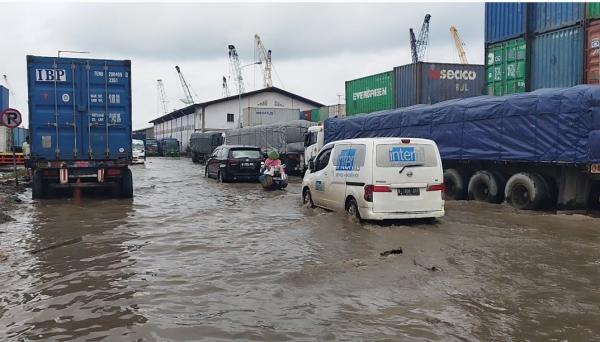 2 Pelabuhan di Jakarta Utara Terendam Banjir, Aktivitas Warga Terganggu