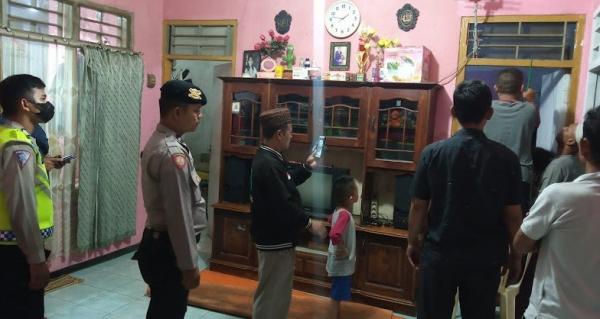 Warga Pamulang Geger Temukan Perempuan Paruh Baya Tewas Gantung Diri 