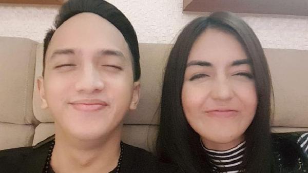 Ge Pamungkas dan Anastasia Herzigova