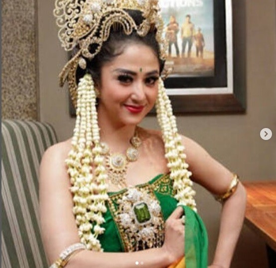 Potret lawas Dewi Perssik. (Foto: Instagram)