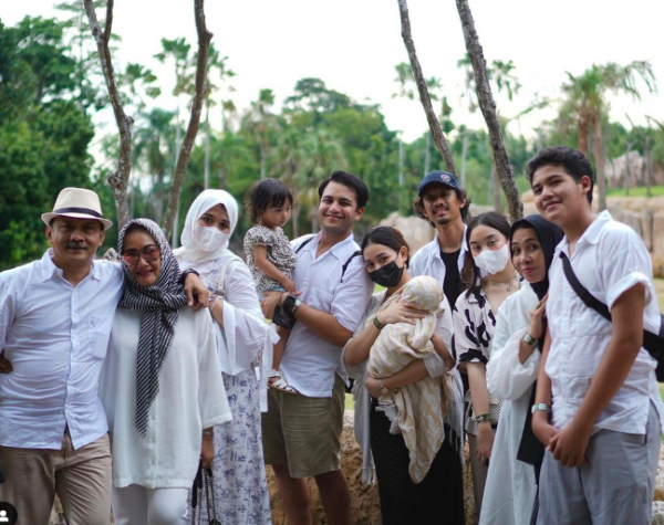 Artis lawas punya anak sama-sama jadi seleb. (Foto: Instagram)