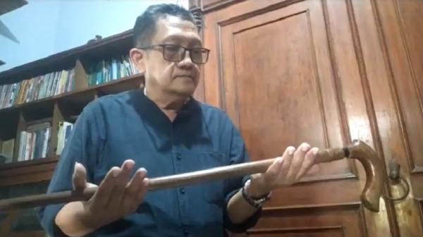 Tongkat peninggalan KH Hasyim Asyari. (Mukhtar Bagus).