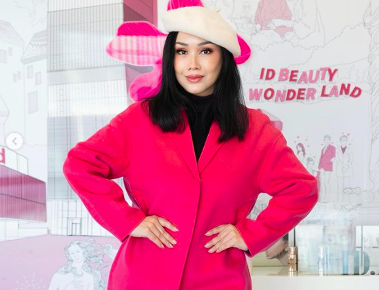 Artis lawas jalani operasi plastik mukanya berubah banget. (Foto: Instagram)