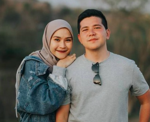 Artis kakak beradik sukses di dunia hiburan dan bisnis. (Foto: Instagram)