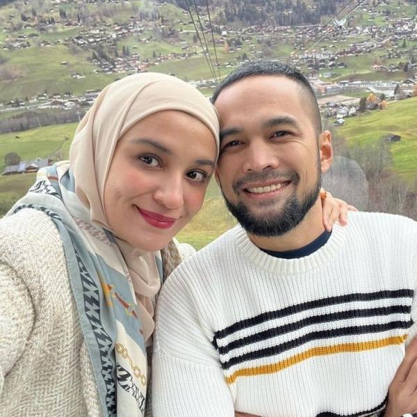 Artis Balikan dengan Mantan. (Foto: instagram)