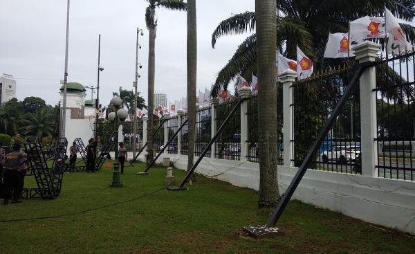 Buruh Demo di DPR Hari Ini, Polisi Tetap Buka Jalur Transjakarta