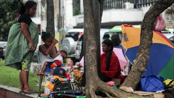manila pengemis Pengemis merupakan salah satu permasalahan sosial yang dihadapi banyak kota di dunia, salah satunya Manila, Filipina. (Foto: https:filipino.news)