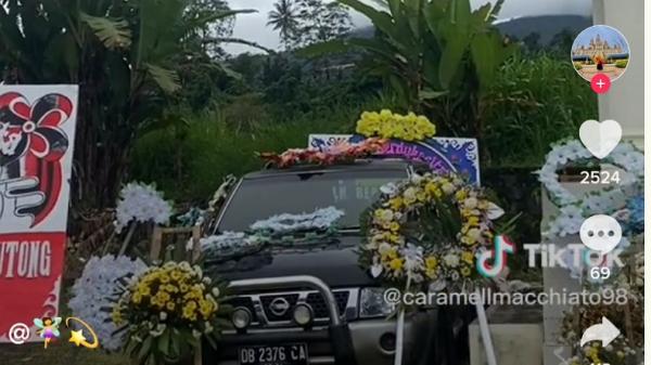 Viral Mobil Ikut Dibawa Kubur di Minahasa, Netizen: Kuburan Sultan Asli