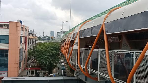 Pemprov DKI Pisahkan Jalur Skywalk Kebayoran Lama, Ada yang Bayar dan Tidak