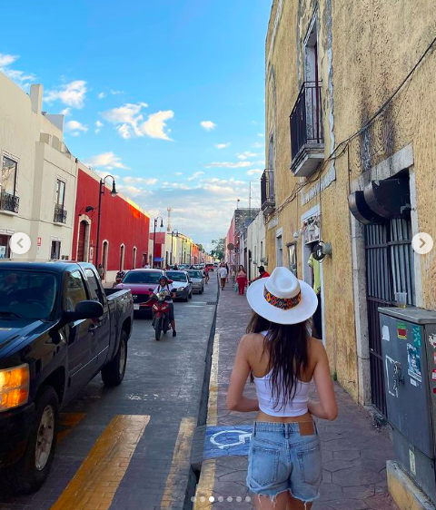 Potret cantik Cinta Laura liburan di di Eropa. (Foto: Instagram)