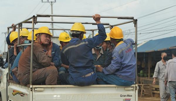 Potret TKA China Berangkat Kerja di Konawe, Tercatat Ada 2.000 Orang