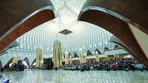 Masjid Raya Al Jabbar Desain interior Masjid Raya Al Jabbar. (Foto: jabarprov.go.id)