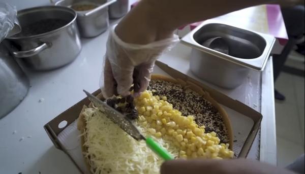 Tampilan Martabak Orins. (Foto: YouTube JagaLilin)