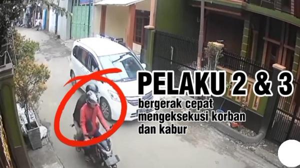 Dua pelaku yang mendekati dan merampas tas berisi uang. (FOTO: tangkapan layar video viral)