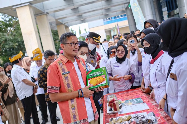 Sandiaga Uno di Poltekpar