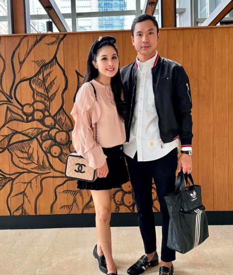 Artis lawas menikah dengan pengusaha tambang. (Foto: Instagram)