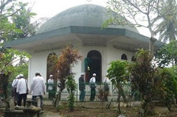 Makam Habib Ahmad bin Ali Bafaqih berada  di Dukuh Bulan, Desa Banyurejo, Tempel, Sleman.  (foto : istimewa)