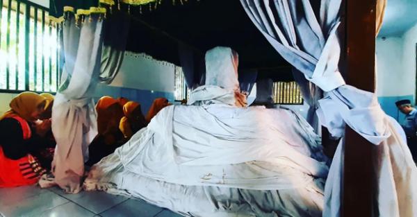 Salah satu tempat ziarah di Yogyakarta adalah Makam Syekh Maulana Maghribi. (Foto : @jatmiko_official)