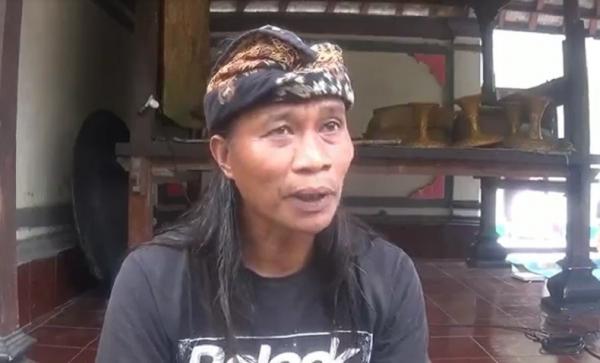 I Nyoman Ranten, suami Ni Wayan Supini. (Foto: Juliarsana Juli)