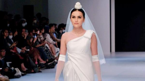 Senk Lotta kembali jadi model (Foto: IG)