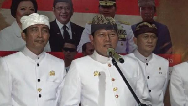 Panglia Tni Gelar Adat Bali Panglima TNI Laksamana Yudo Margono di Puri Ageng Blahbatuh Gianyar Bali. (Foto: Ketut Catur)