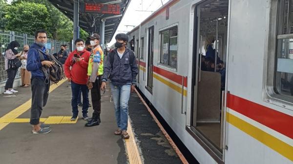 KRL Rute Jakarta-Bogor Kembali Normal, Perbaikan Listrik Aliran Atas Selesai