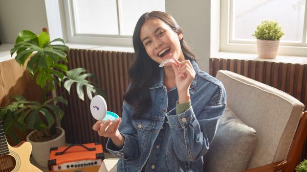 Merawat gigi dengan cara aman tanpa sariawan dengan Clear Aligners. (Foto: istimewa)