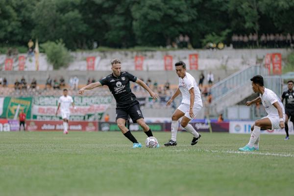 Hasil Liga 1: Alwi Slamat Bikin Gol Bunuh Diri, Persebaya Keok Di ...