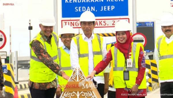 Jokowi : Tol Semarang-Demak Bisa Sekaligus Jadi Tanggul Laut, Cegah ...