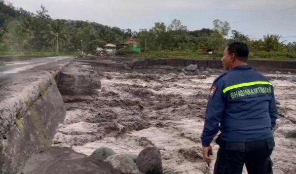 Banjir lahar dingin semeru terpantau pada Minggu (26/2/2023) pagi. (istimewa).