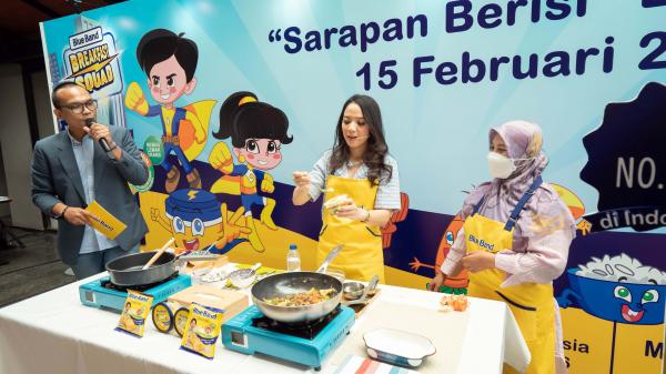 Ilustrasi ibu menyiapkan sarapan sehat dan bergizi. (Foto: istimewa)