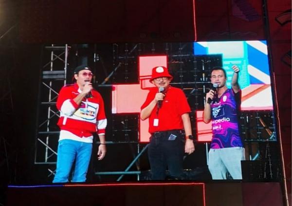  Denny Sumargo, Raffi Ahmad bersama Direktur Utama IFG Life Harjanto Tanuwidjaja (Foto: MPI/Bunga Annisa)