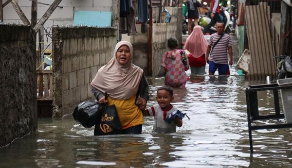 Banjir Jakarta Rendam 104 RT, 113 Keluarga Mengungsi