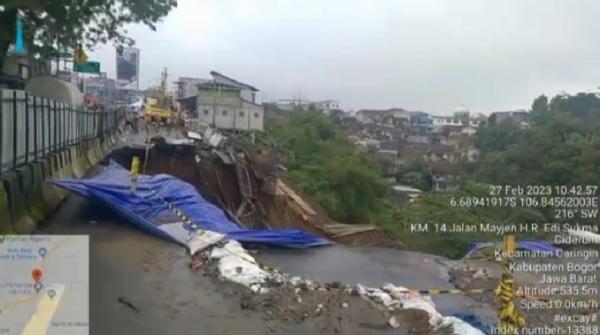 Longsor Susulan di Jembatan Cikereteg, Arus Lalu Lintas Bogor-Sukabumi Dialihkan