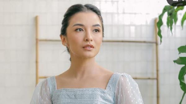 Artis jarang dandan tapi cantik. (foto: instagram)