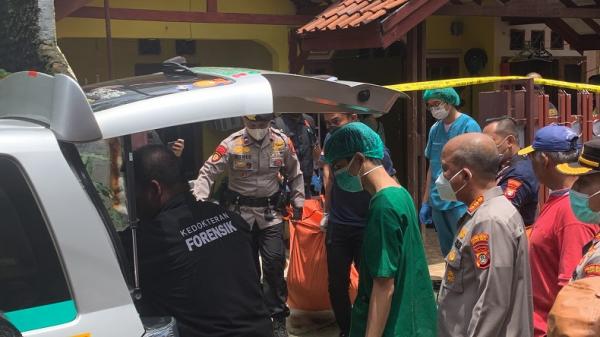 2 Mayat Perempuan Dicor di Bekasi Berhasil Dievakuasi, Jenazah Dibawa ke RS Polri