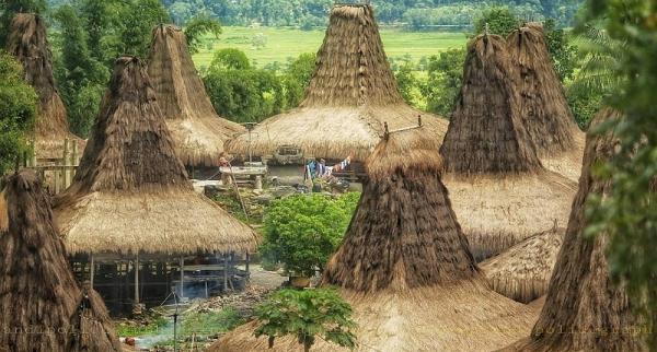 Kampung Unik Di Sumba Singgah Ke Desa Yang Suasananya Indah Mirip