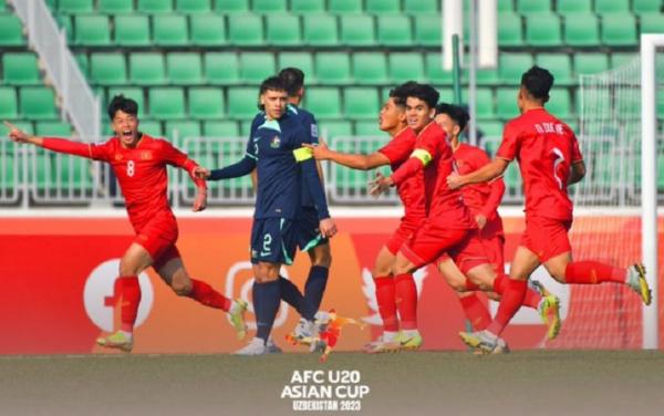 Vietnam U-20 menang 1-0 atas Australia U-20 di laga perdana penyisihan Grup B Piala Asia U-20. (foto: twitter/theasenball)
