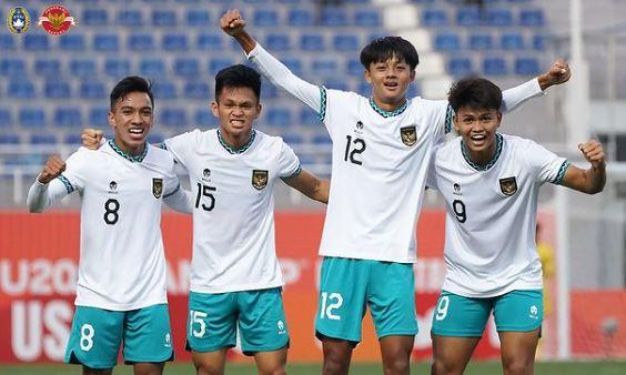 Striker Timnas Indonesia U-20, Hokky Caraka (9) merayakan gol ke gawang Suriah bersama rekan setimnya pada laga Grup A Piala Asia U-20 2023, Sabtu (4/3/2023). (Foto: Instagram/@pssi)