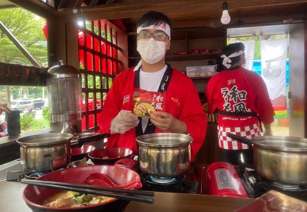 Indomie Tori Miso Ramen ini bisa dinikmati di Chillax Sudirman Jakarta Pusat sampai dengan 8 Maret 2023. (Foto: MPI/Karina Asta)