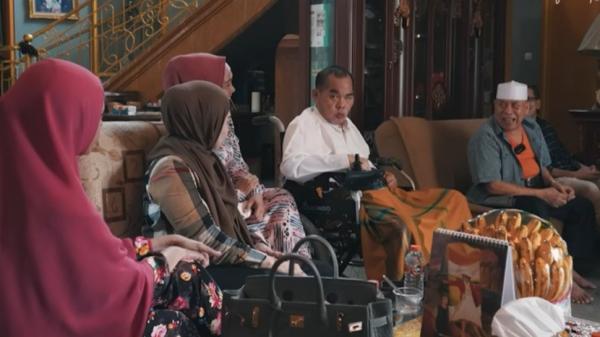 Kondisi Mat Solar artis lawas pemeran Bajaj Bajuri. (Foto: YouTube)